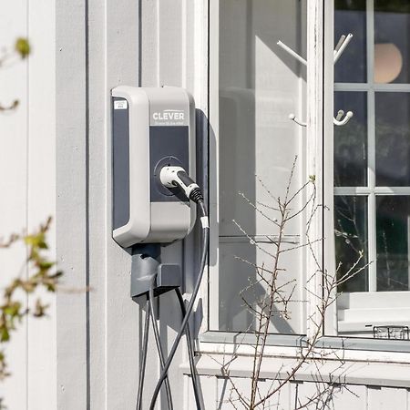 Beach Front Home In Sjolund With Kitchen Exteriér fotografie