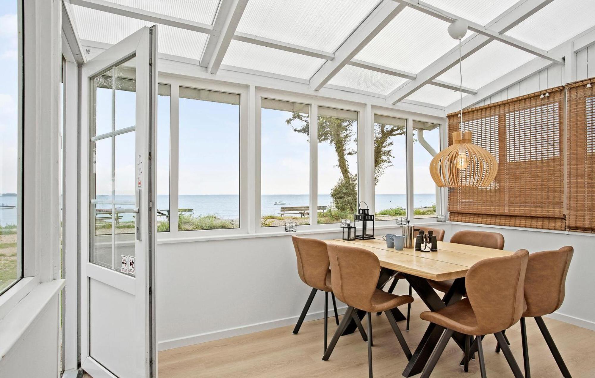 Beach Front Home In Sjolund With Kitchen Exteriér fotografie